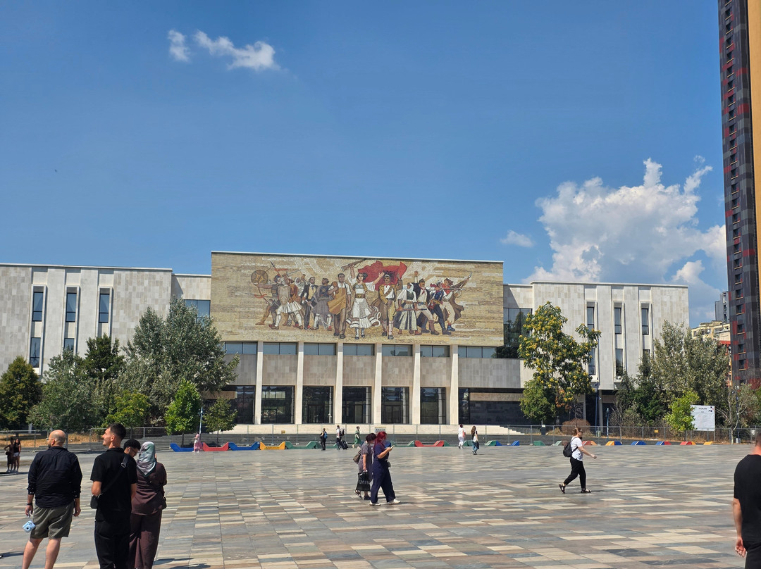 Muzeu Historik Kombetar-地拉那必去景点