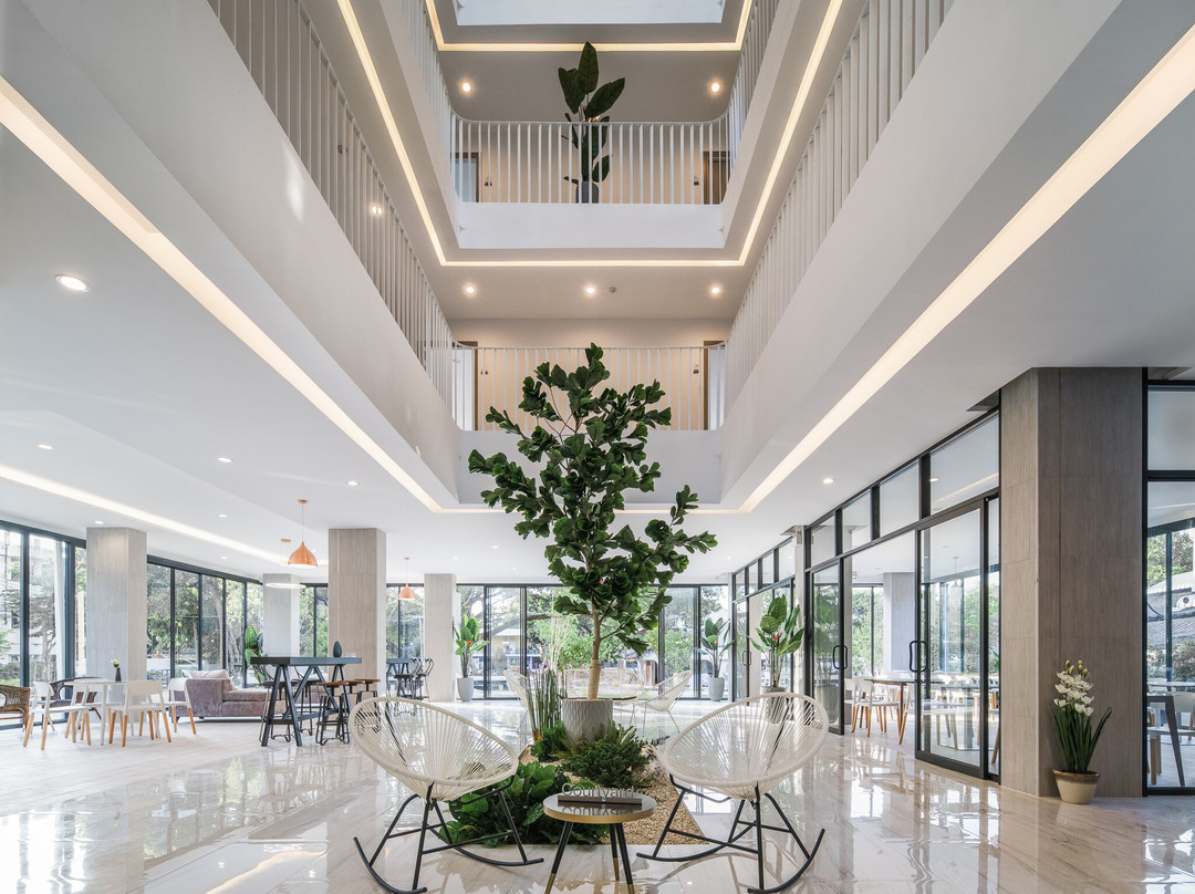 里县酒店住宿-Tree Tara Hotel