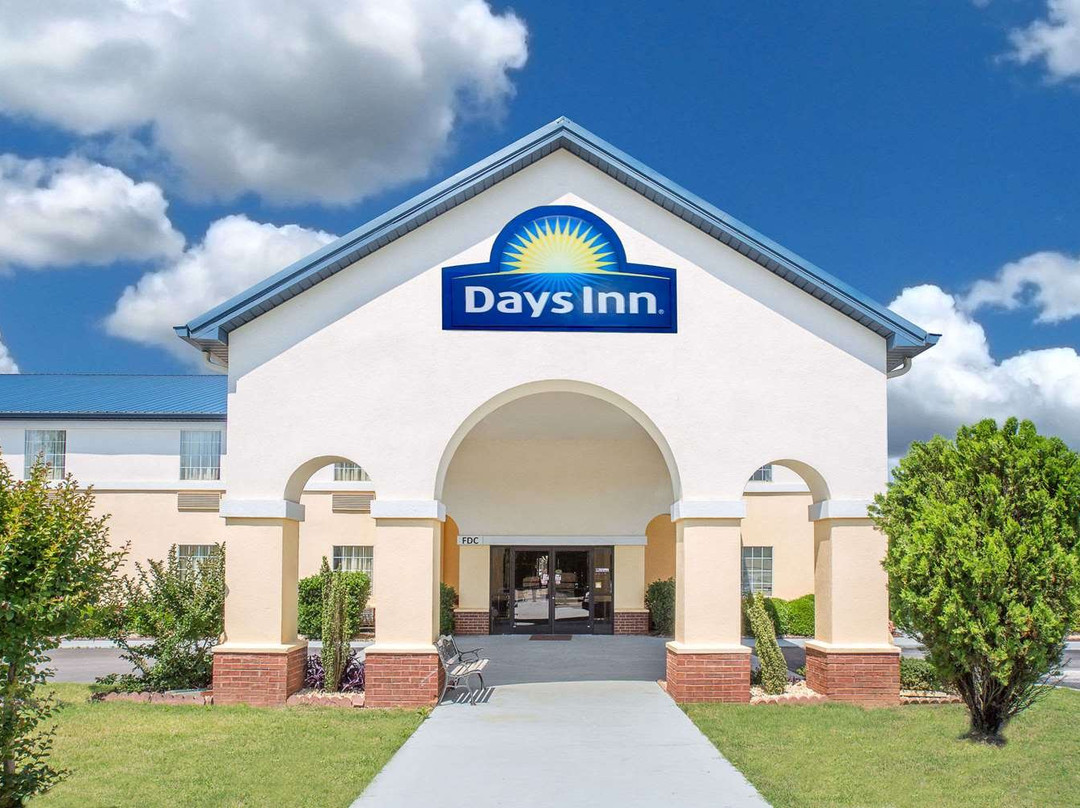 Days Inn by Wyndham Lincoln