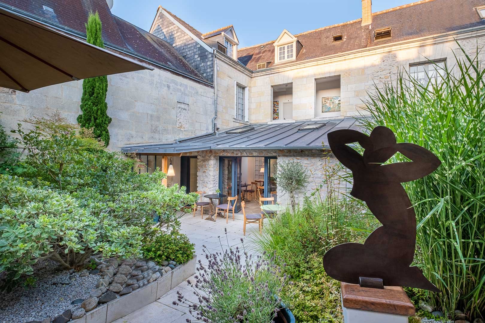 Hotel De Biencourt-官方