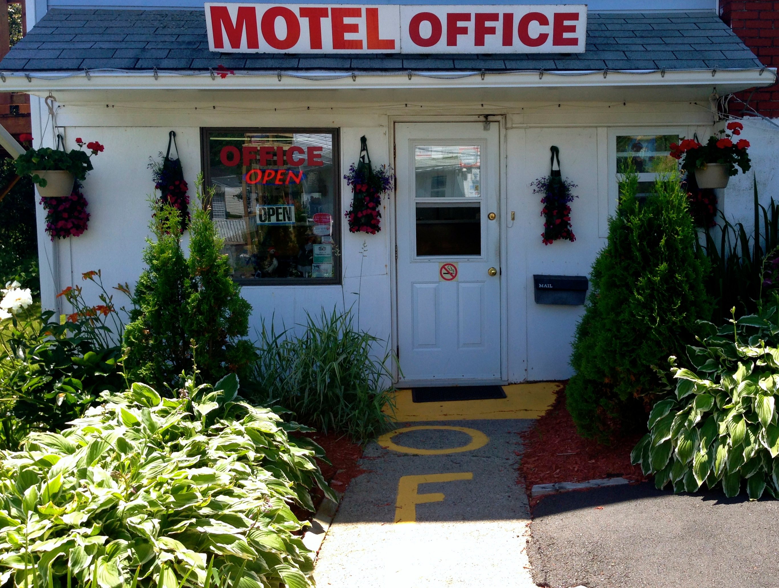 Hillside Motel-官方
