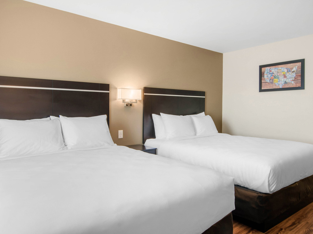 Econo Lodge Inn & Suites主图