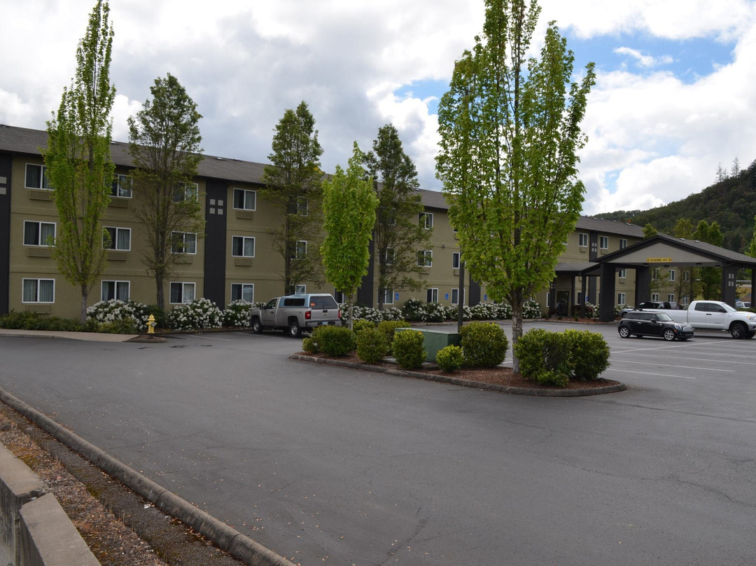 罗斯堡速8酒店主图