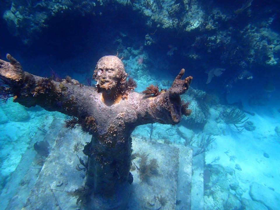 Christ of the Deep景点图片