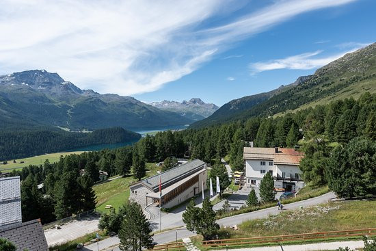 兰多林斯山区酒店主图