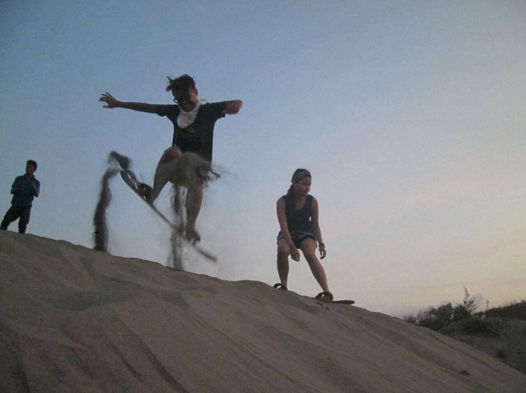 Sandboarding Gumukpasir (Jogja Adventure Trip)景点图片