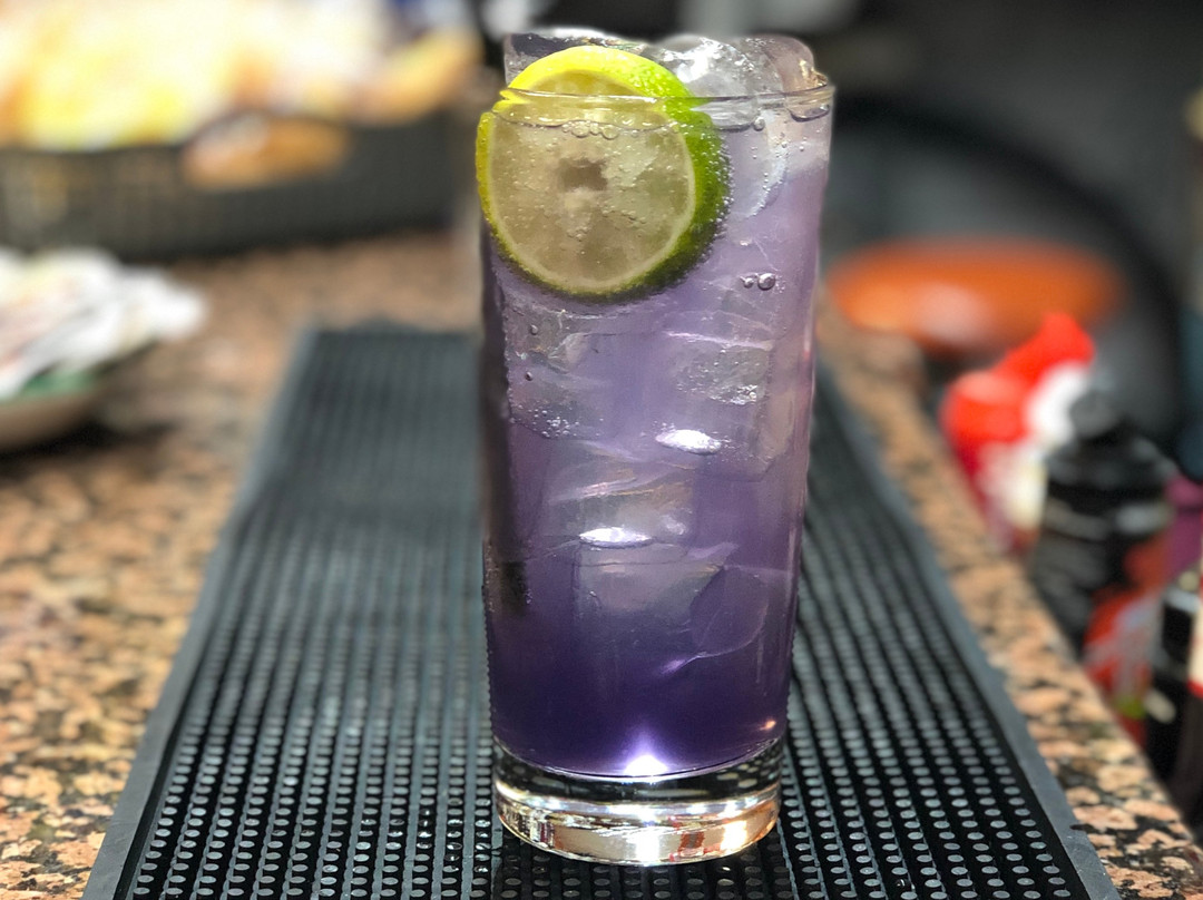 Casalbore餐馆和美食-Black Out Bar