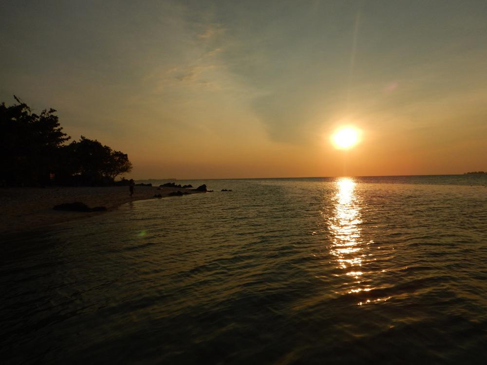 Tanjung Gelam Beach景点图片