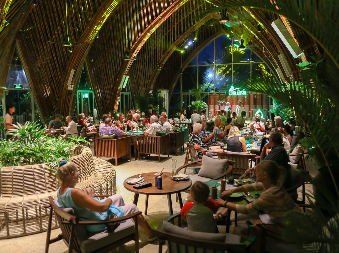 Tre Coffee - Lounge & Dining