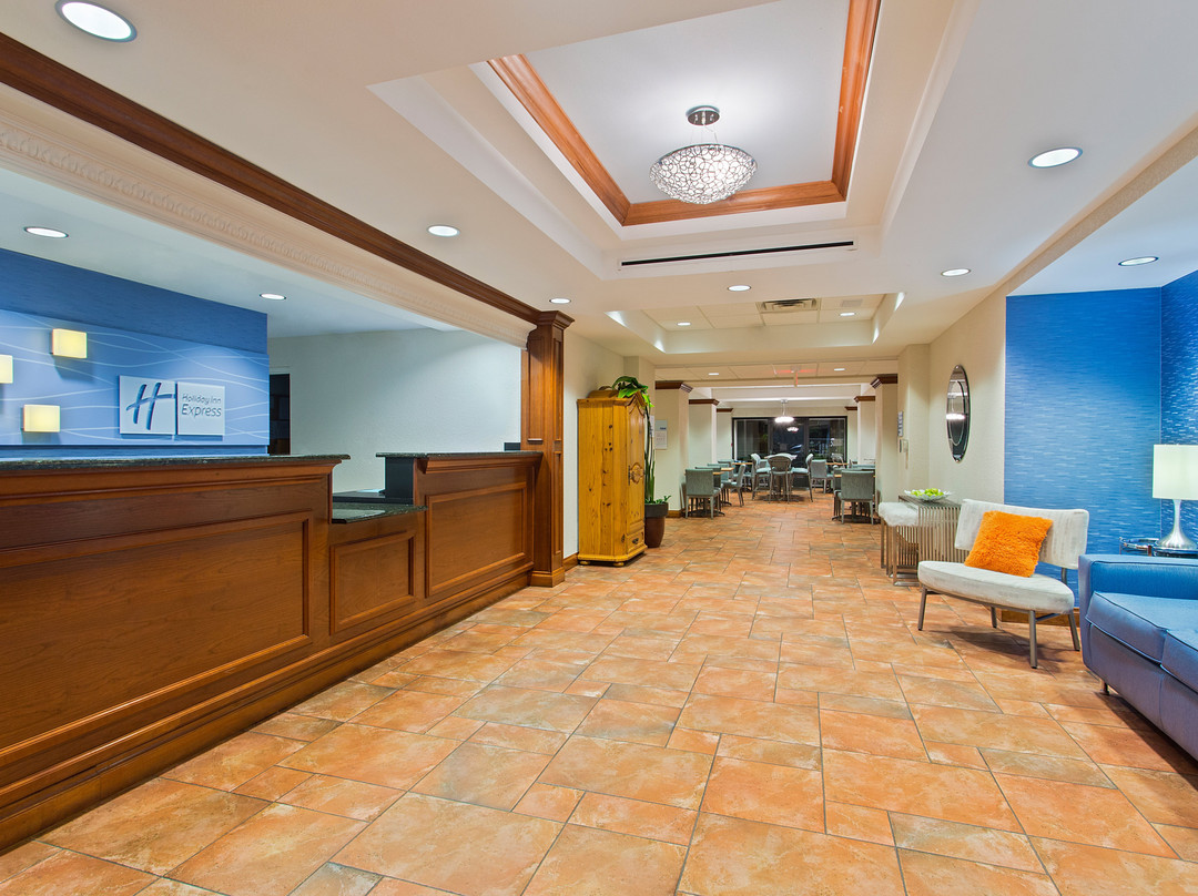 Holiday Inn Express & Suites Clearwater North/Dunedin By IHG主图