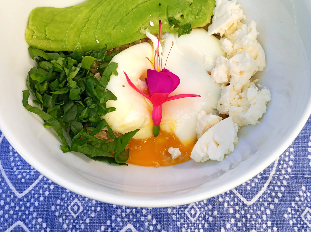 One on Bollard主图