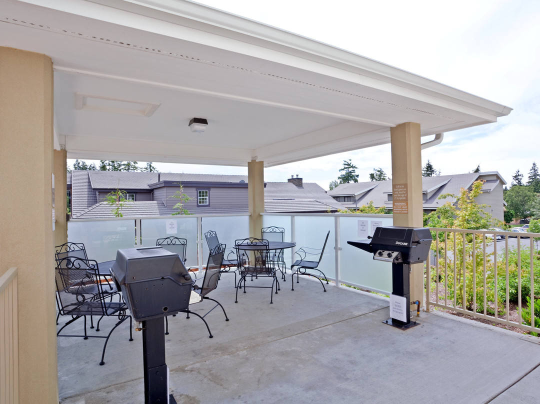 哈勃尔烛木套房酒店主图