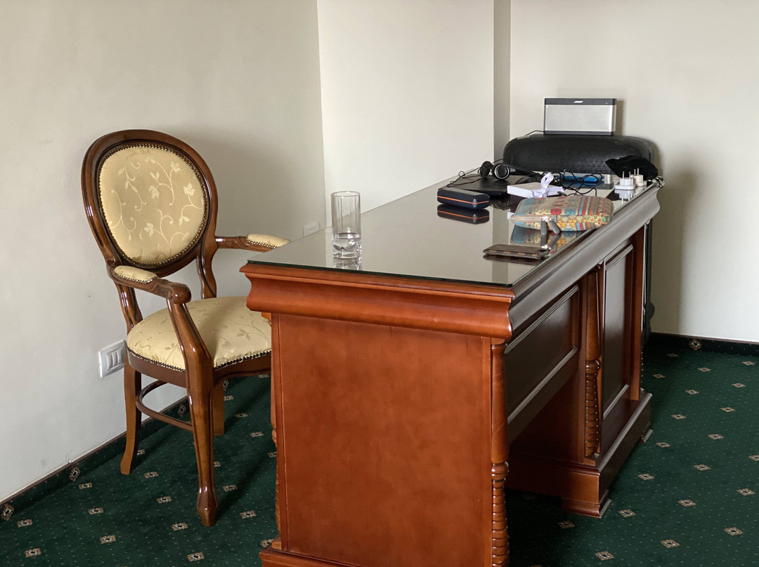 Victoria Hotel主图