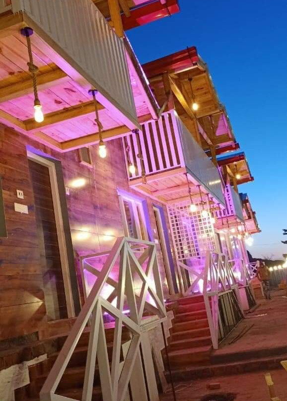 Rooftop Cottages主图