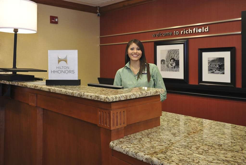 里奇菲尔德希尔顿恒庭酒店主图