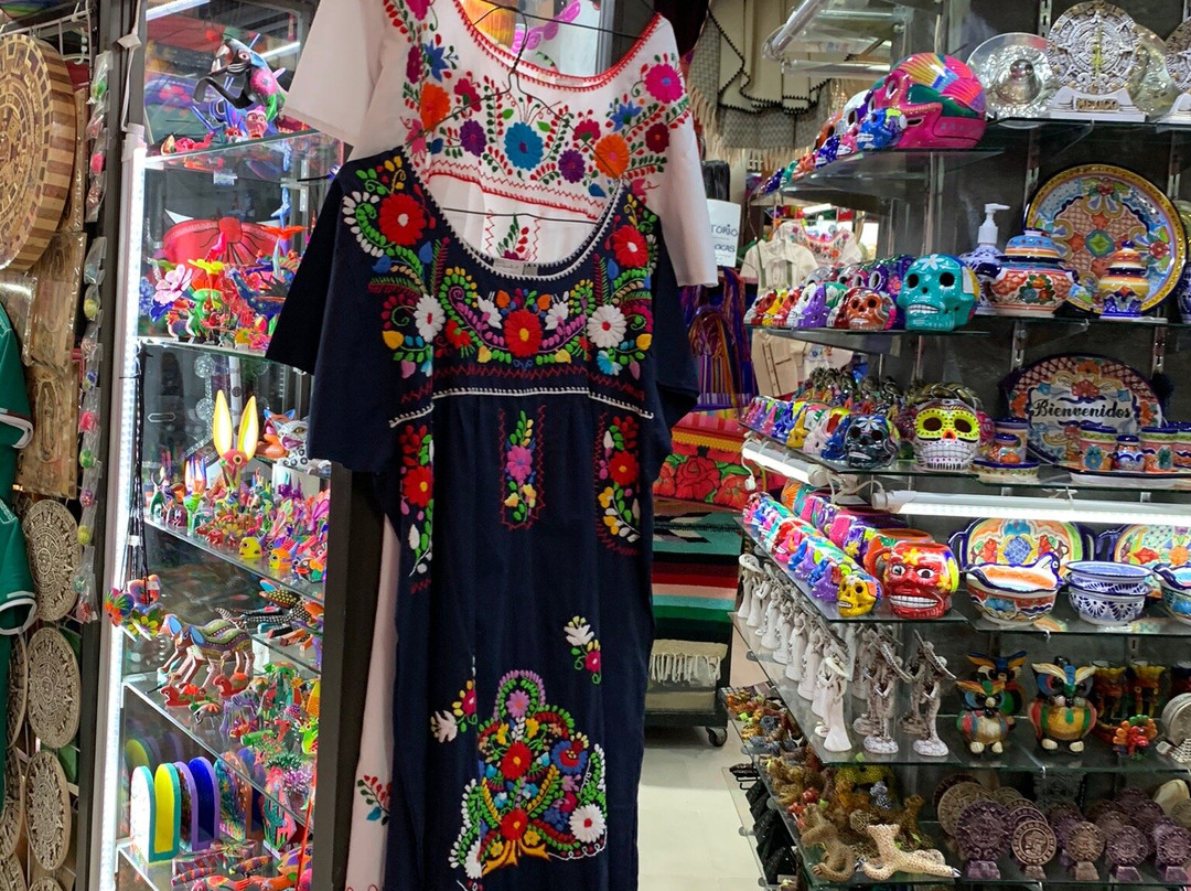 Mercado de Artesanias Zona Rosa-墨西哥城必去景点