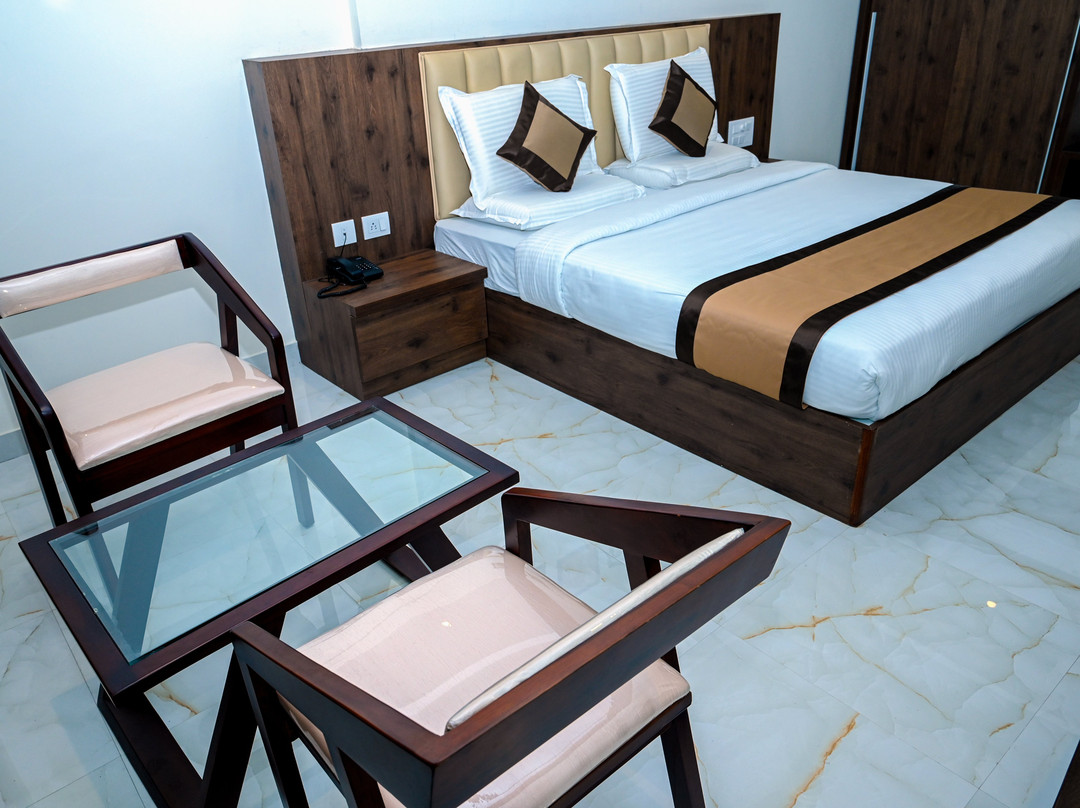 Adyar Plaza Inn By Rak Rooms主图