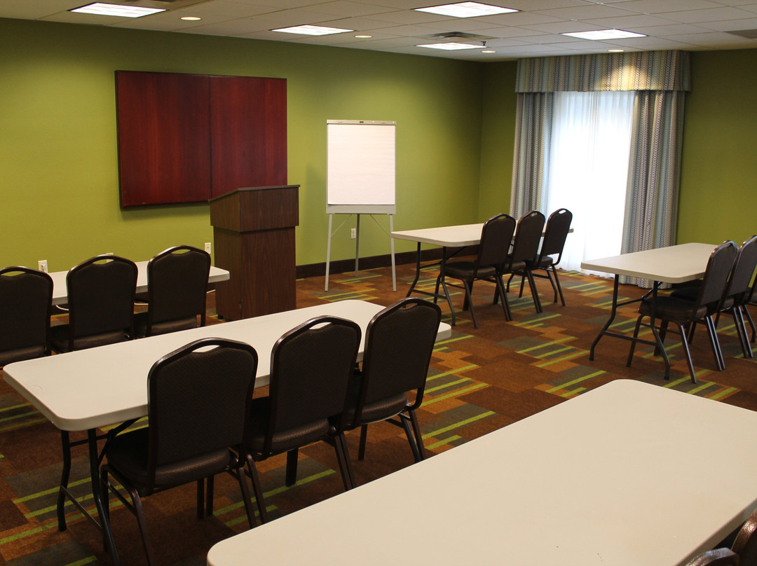 Holiday Inn Express & Suites Starkville by IHG主图