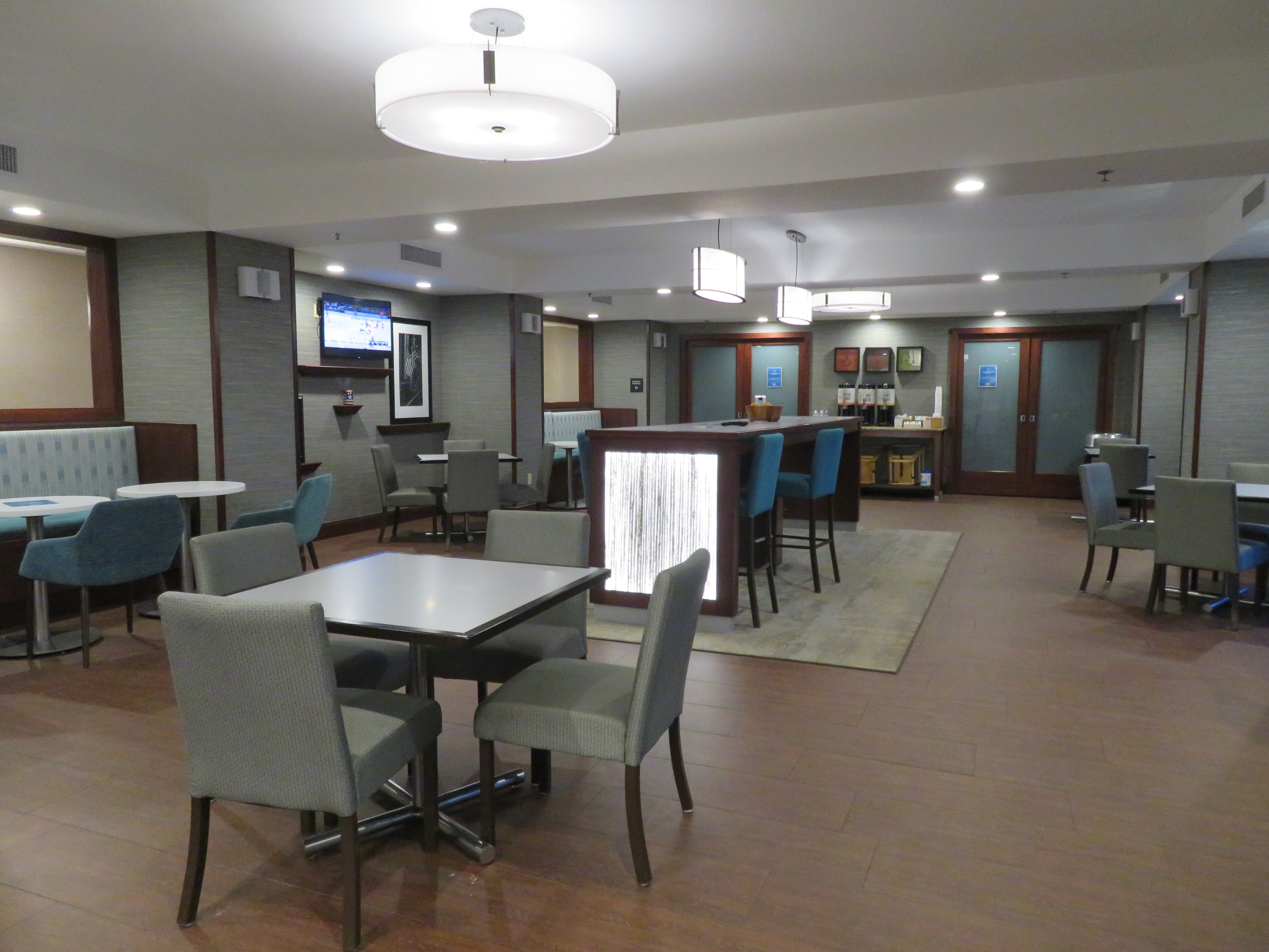 Hampton Inn Bismarck North-餐饮