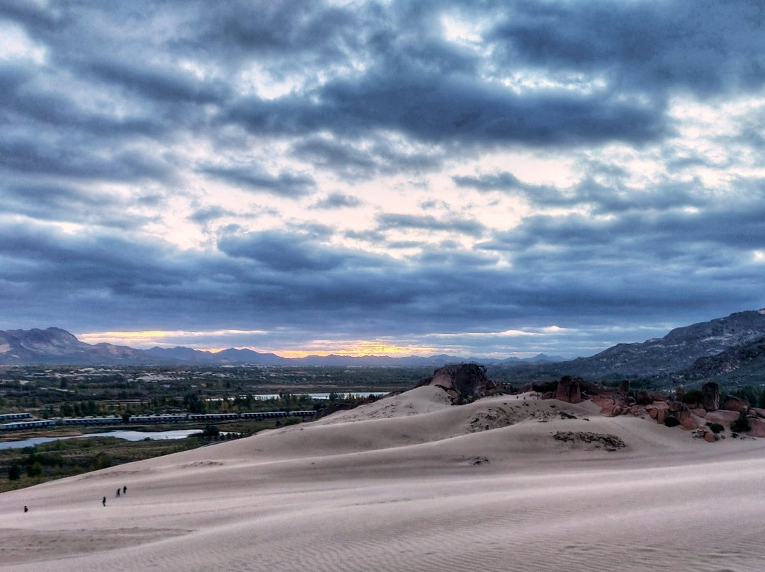 玉龙沙湖景区-赤峰市必去景点