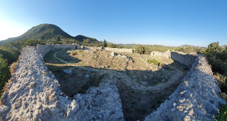 Gardiki Castle景点图片