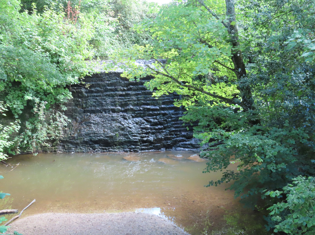 Trull Waterfall景点图片