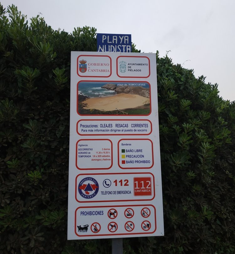 Playa de Somocuevas景点图片