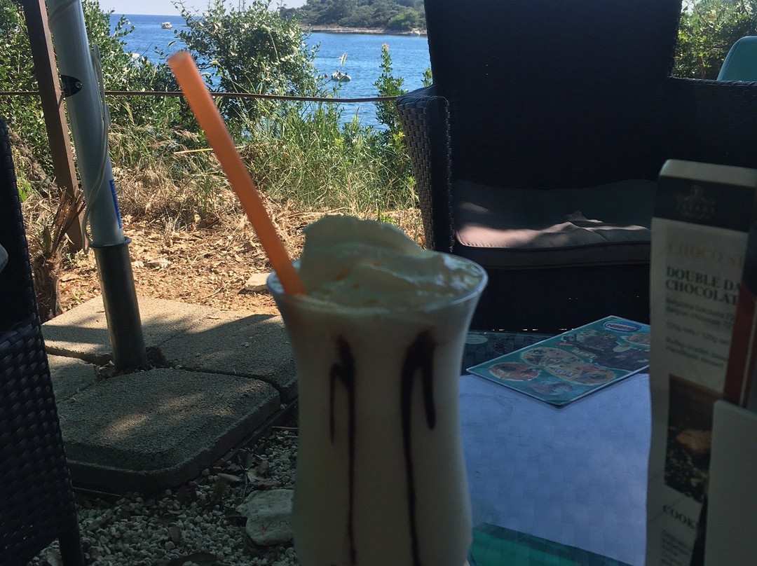 Beach Bar Palma-Banjole必去景点