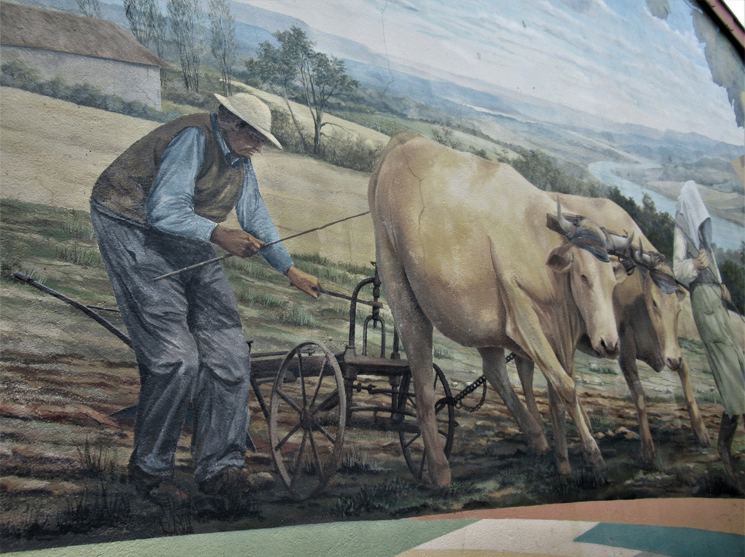 Fresque "Vigne et labour"-Illange必去景点