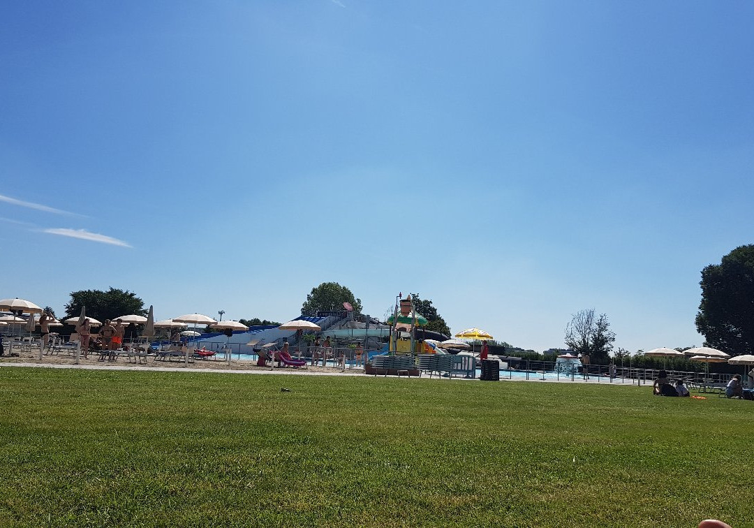 Opla AcquaBeach Village景点图片