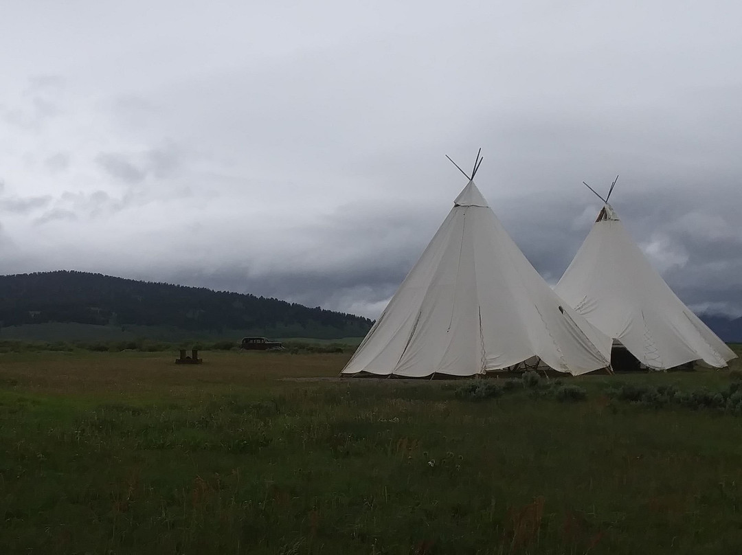 黄石帆布酒店主图