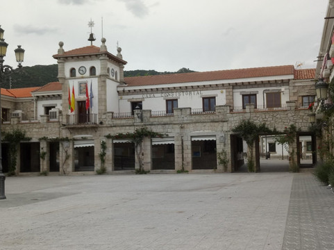 Ayuntamiento de Hoyo de Manzanares-Hoyo de Manzanares必去景点
