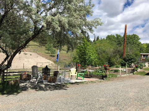 Running Waters Country Estate主图