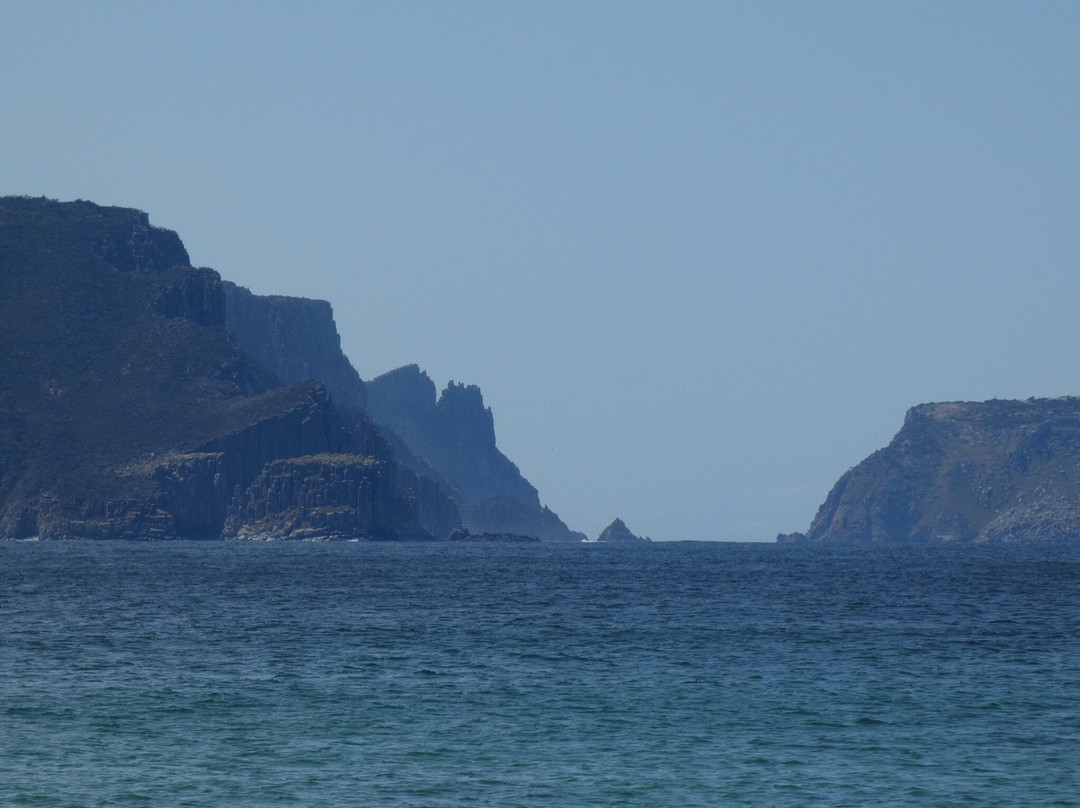 Mount Brown and Crescent Bay Walking Track景点图片