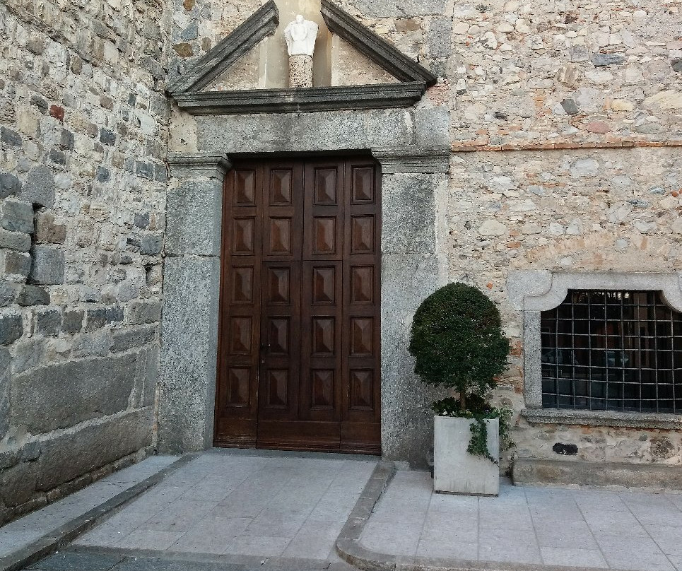 Chiesa di Sant'Eufemia-埃尔巴必去景点