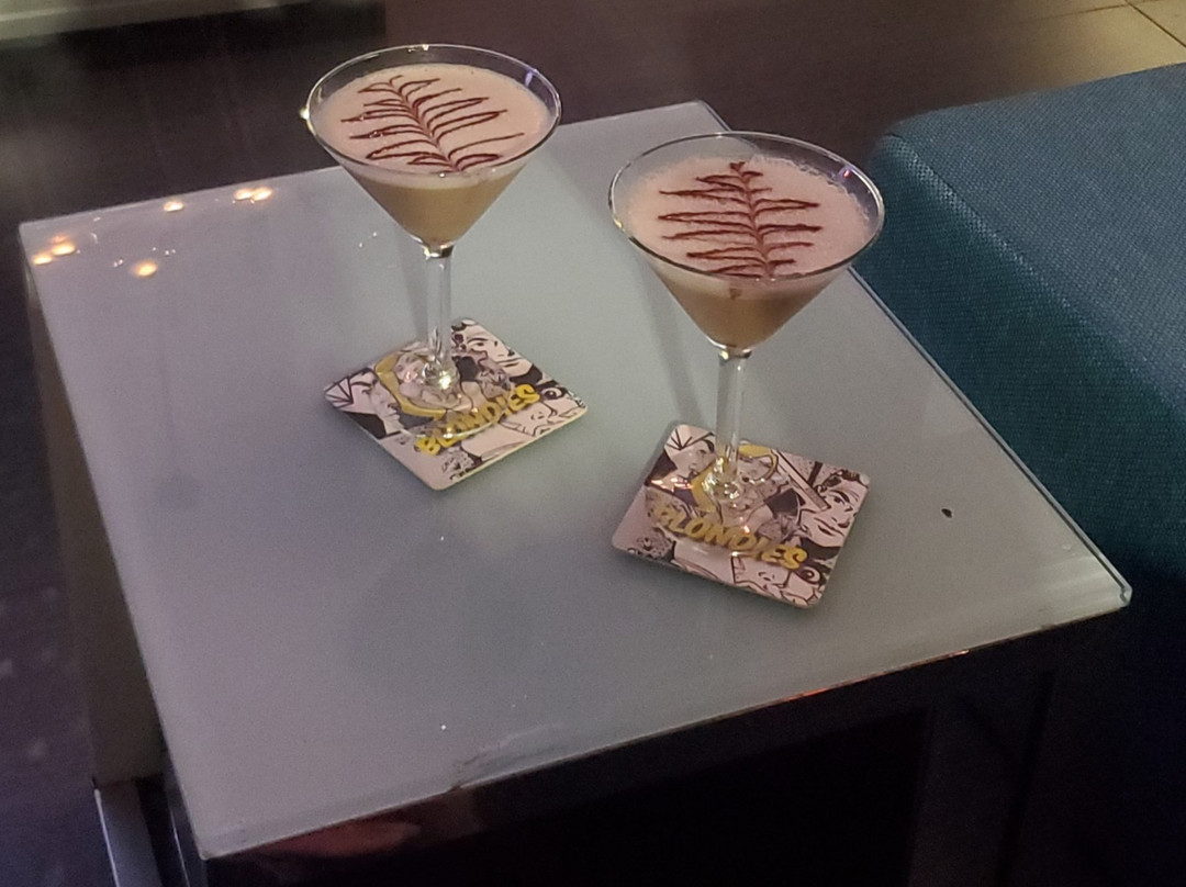 Blondies Loft + Slushbar-瓦拉塔港必去景点