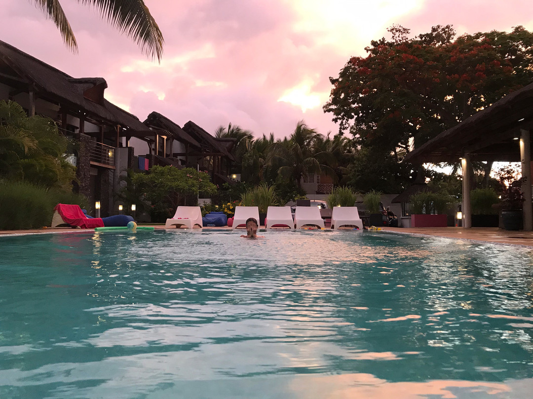 Toparadis guest house & restaurant主图