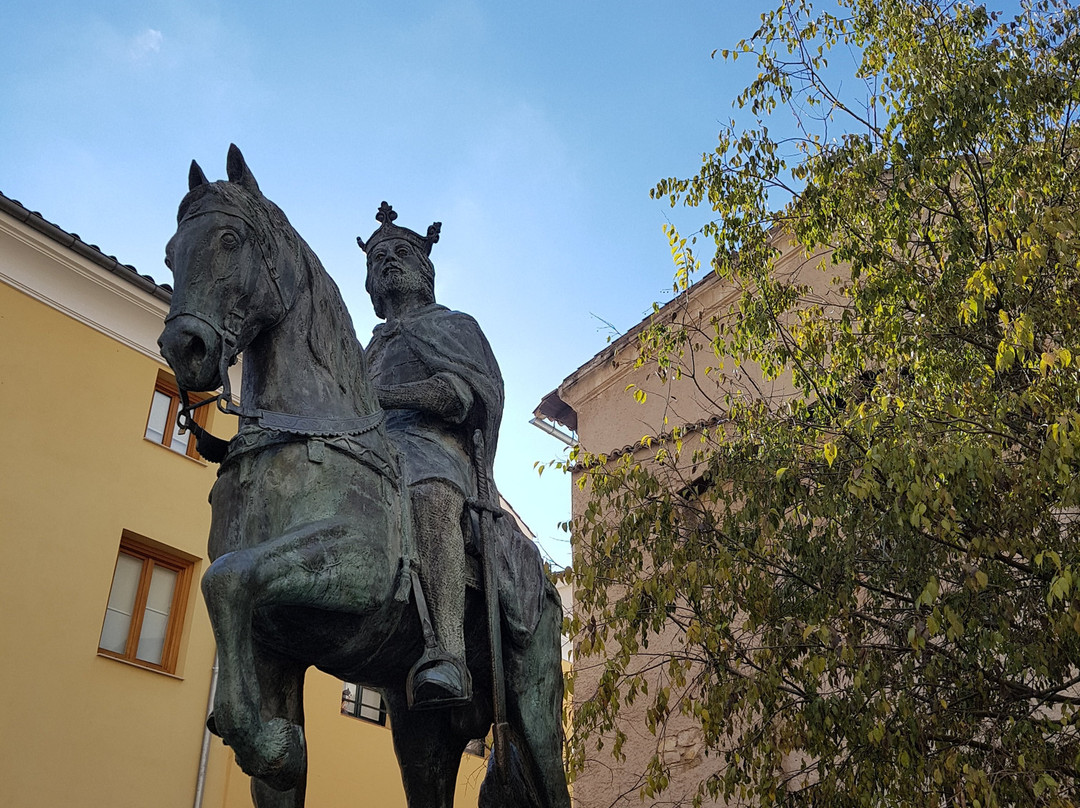 Escultura de Alfonso VIII景点图片
