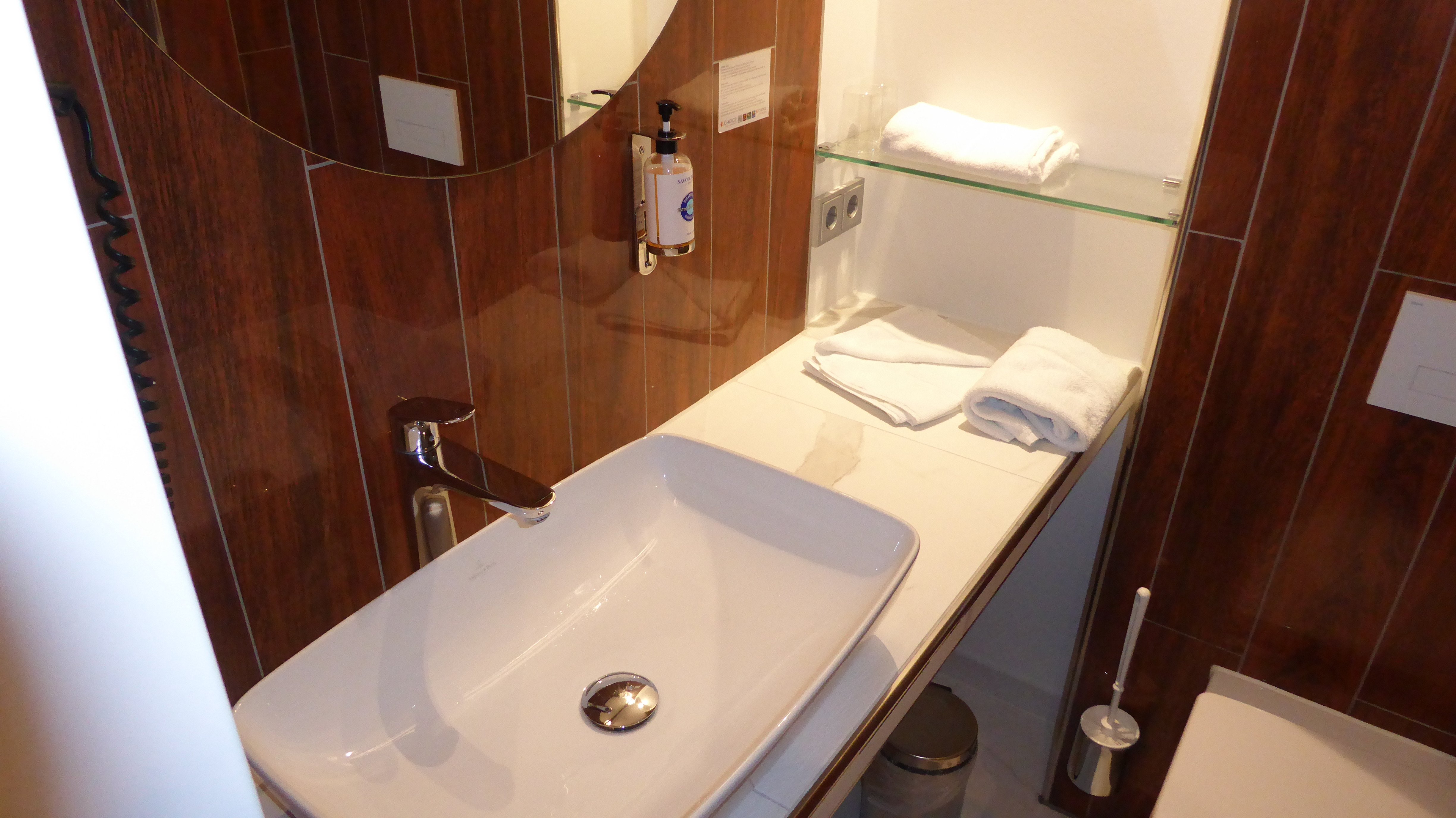 Hey Lou Hotel Frankfurt Airport-浴室