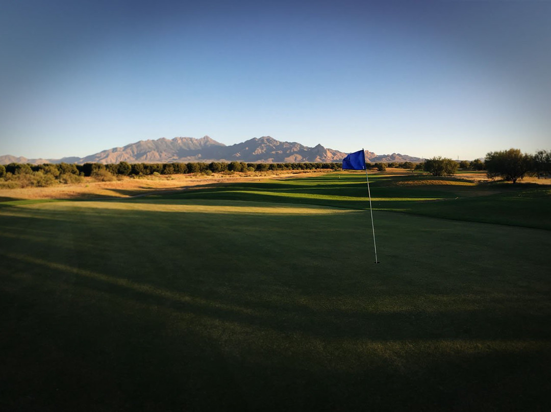 Torres Blancas Golf Club-Green Valley必去景点