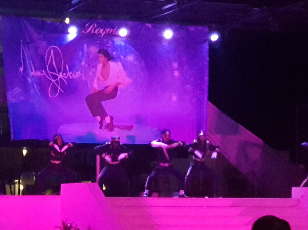 蒙特哥湾罗雅顿蓝水 - 傲途格精选全包式度假村主图