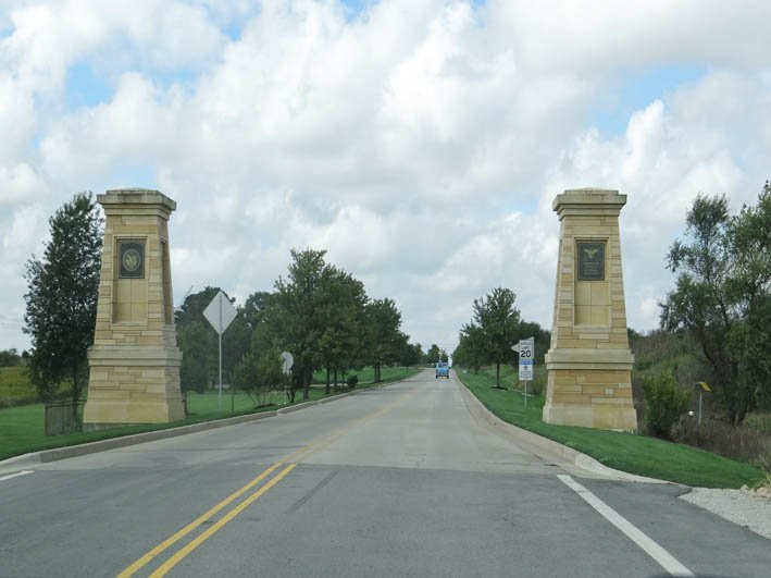 Abraham Lincoln National Cemetery景点图片