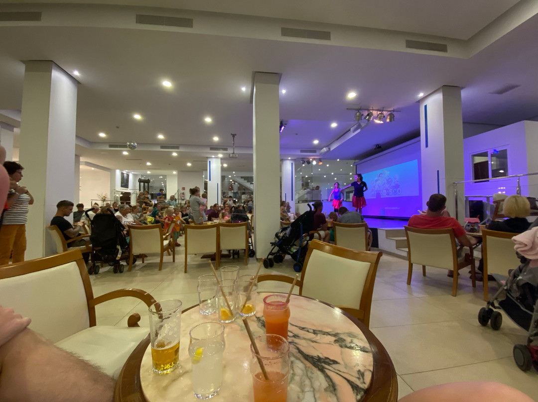 奥拉马约里酒店主图