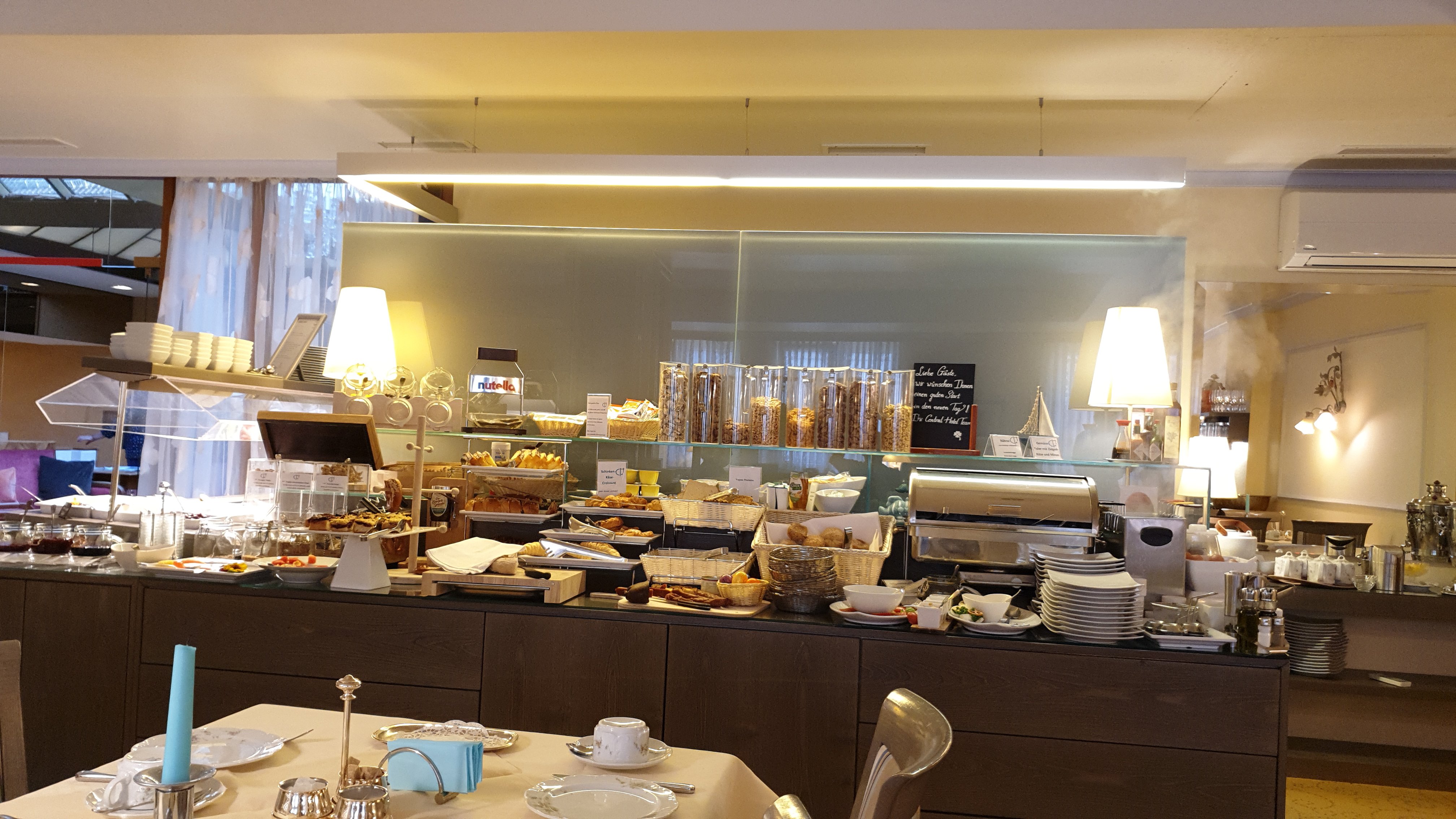 Central Hotel Freiburg-餐饮