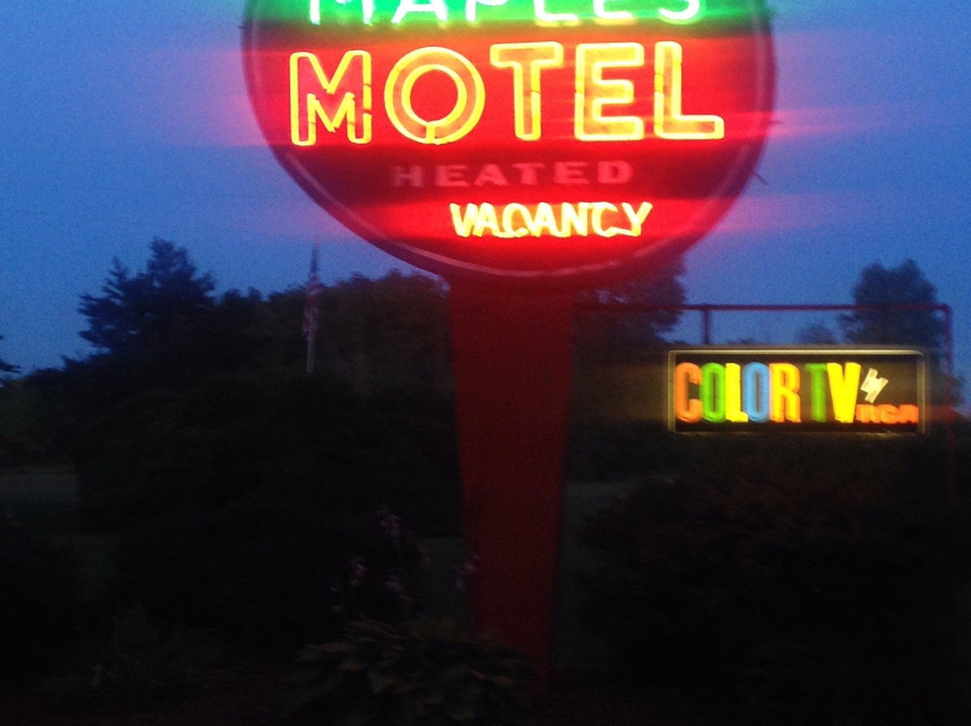 Maples Motel主图