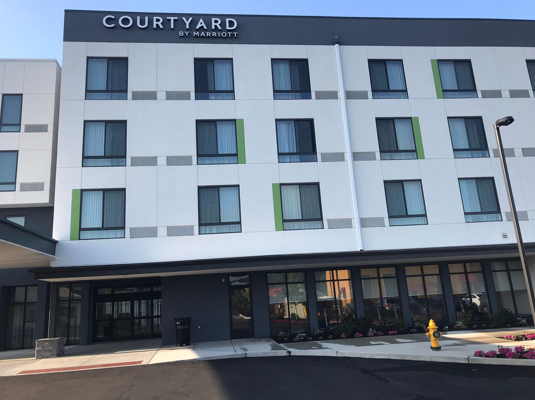 Courtyard Southington主图