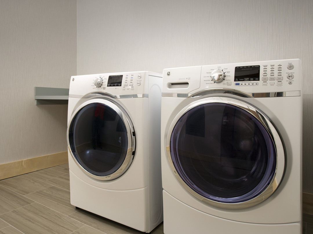 Holiday Inn Express & Suites Altoona By IHG主图