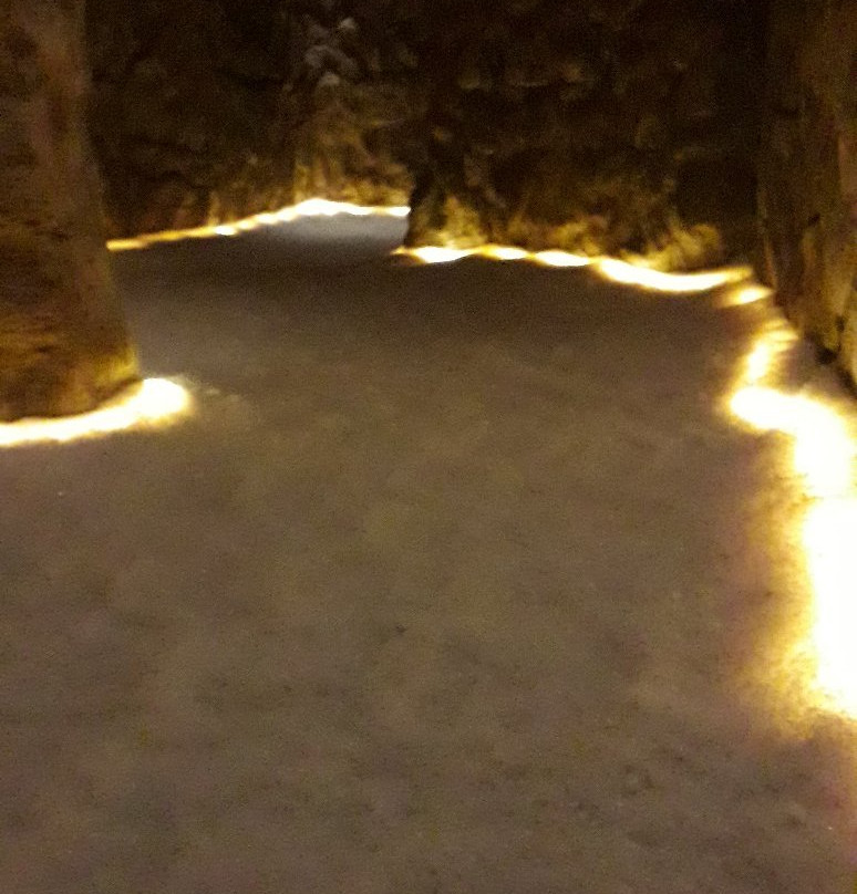 Salt Cave Salman景点图片