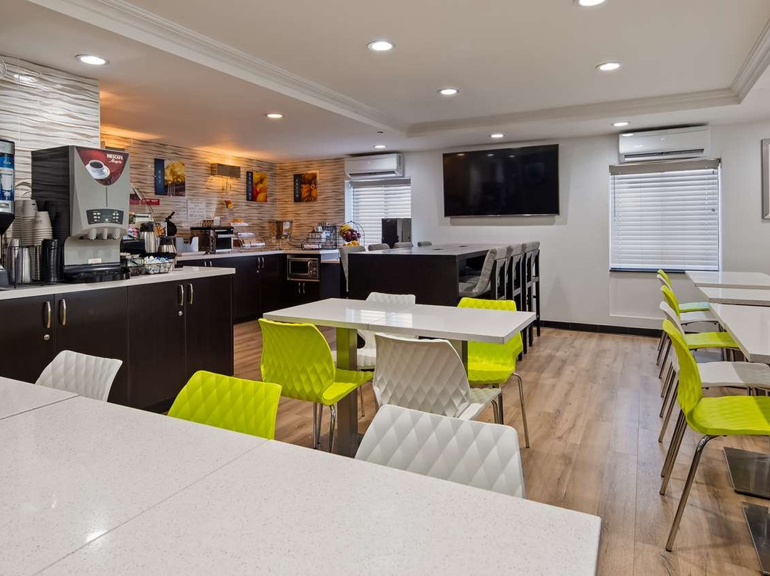 贝斯特韦斯特肯尼迪机场酒店主图