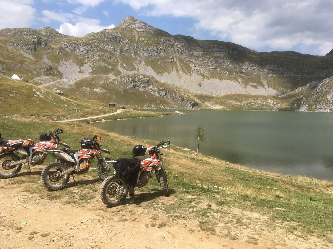 Monteguide Motorbike Tours景点图片